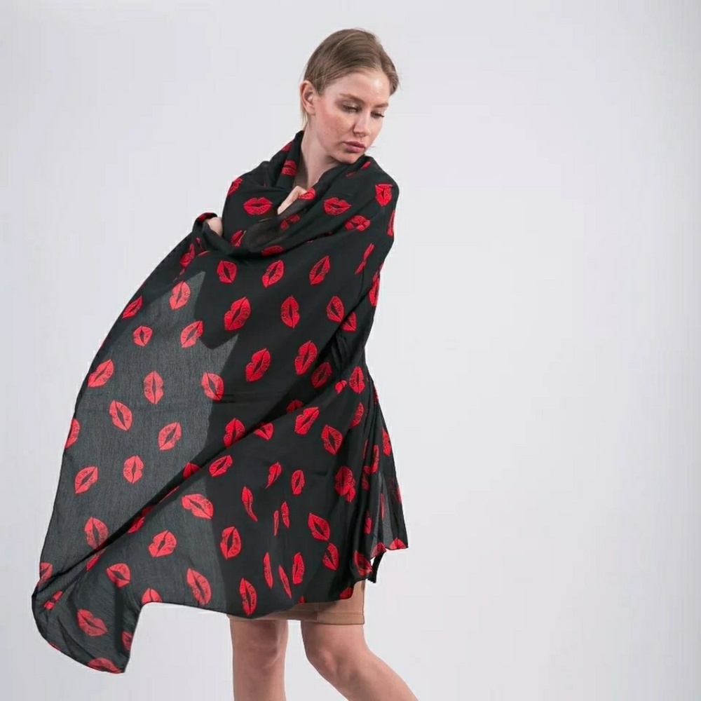 Scarf Red lips